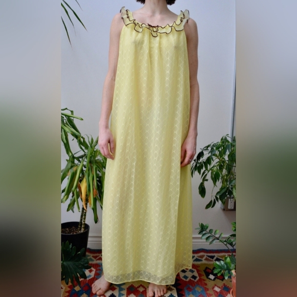 Vintage Yellow Sheer Nightgown Ruffle Trim Sleeveless Maxi 1970s Lingerie Size M - Picture 1 of 5